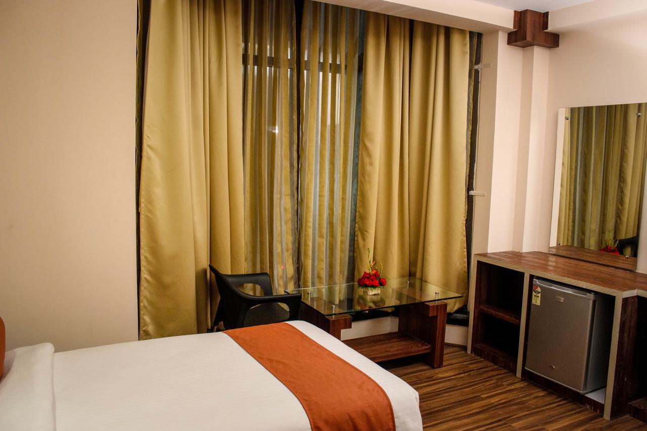 Regenta Inn Larica Calcutta Exterior foto