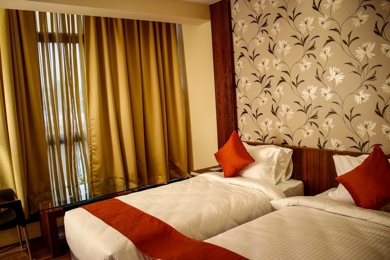 Regenta Inn Larica Calcutta Exterior foto